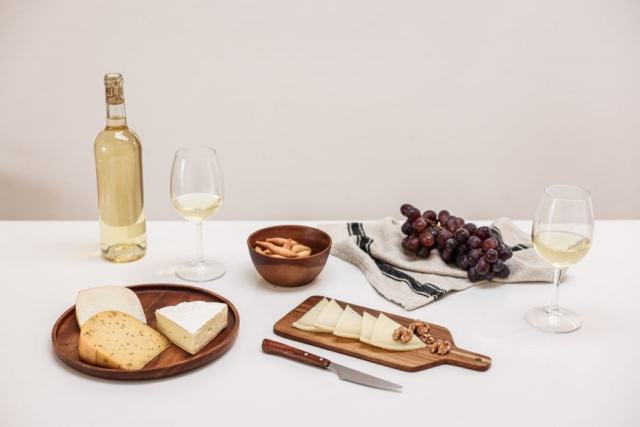 Accords vins et fromages : les combinaisons qui fonctionnent Accords vins et fromages : les combinaisons qui fonctionnent